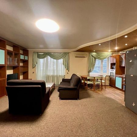 Apartment In The Center Of Kiev Bagian luar foto