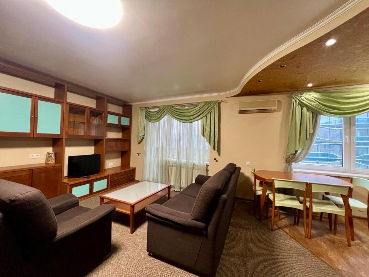Apartment In The Center Of Kiev Bagian luar foto