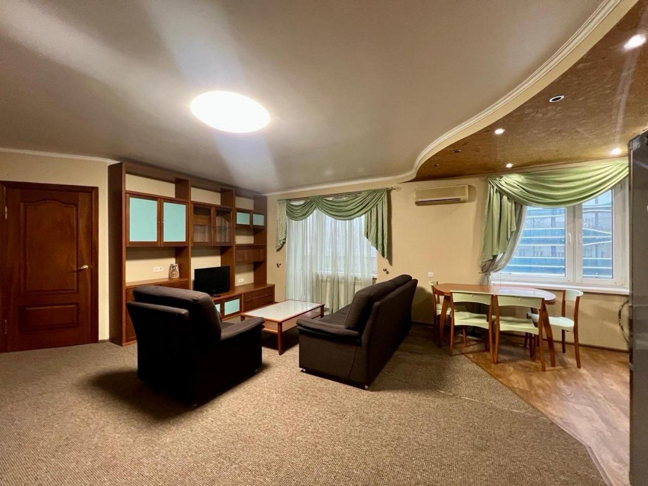 Apartment In The Center Of Kiev Bagian luar foto